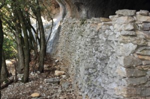 Mur de l'abri-bergerie d'Autridge